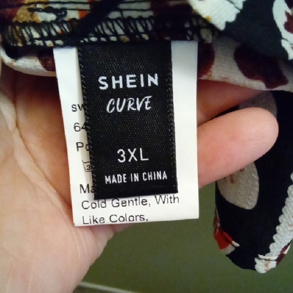 Womans 3X Curve SHEIN Orange and Black Graphic Camisole Relaxed Fit Lightweight - Picture 2 of 4